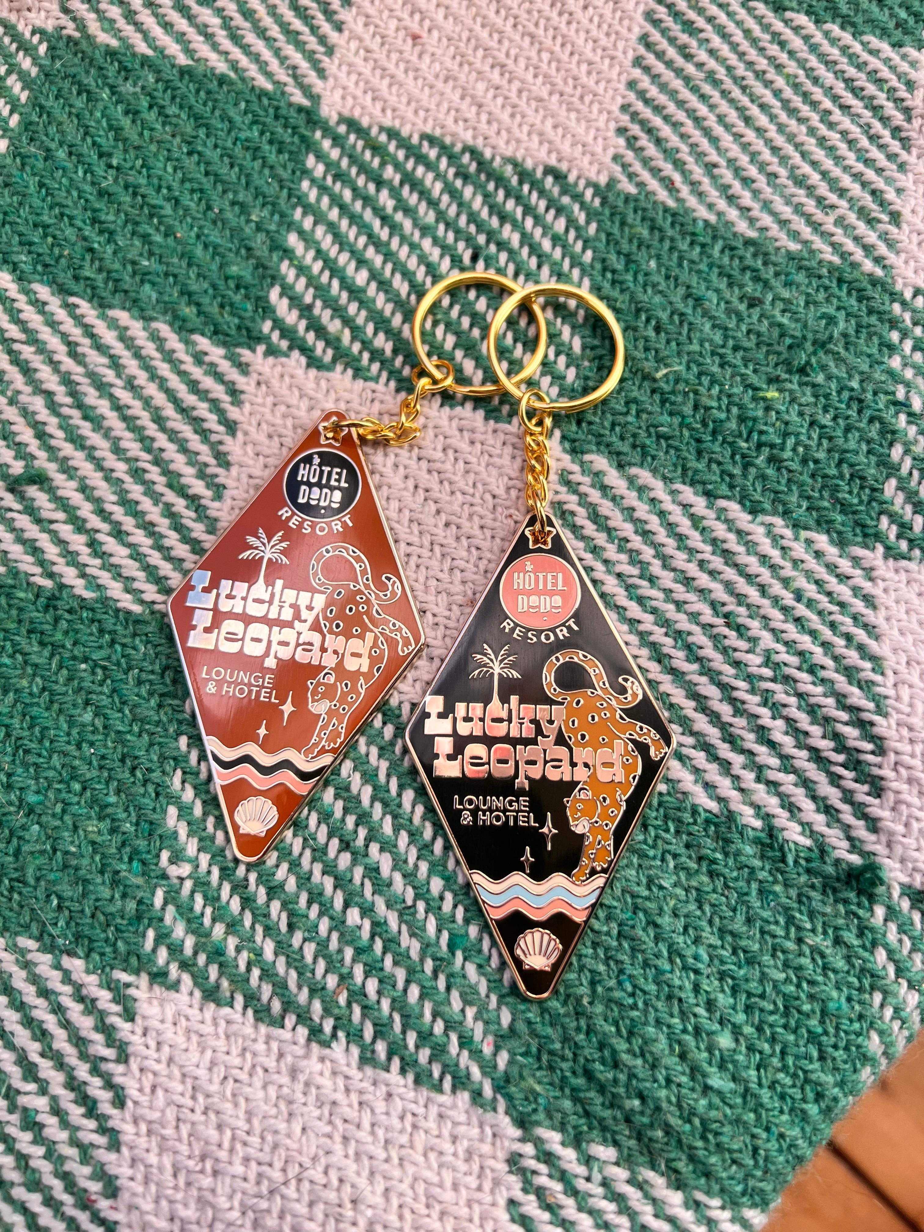 Lucky Leopard Lounge Motel Keyring - OLIVE (Trade Pack 4)